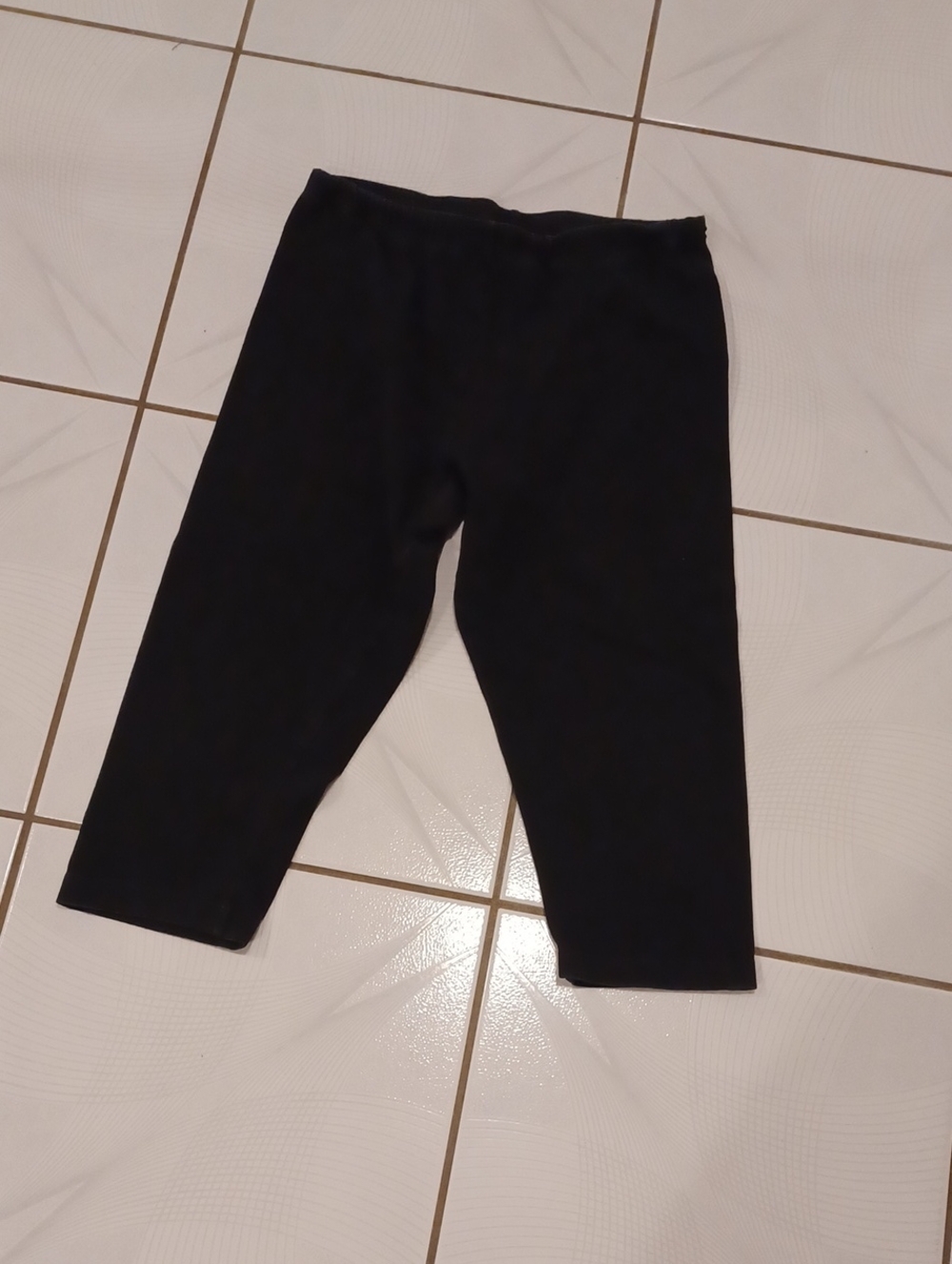 4/$30 Athletic Works Black Capri Leggings - Size Medium